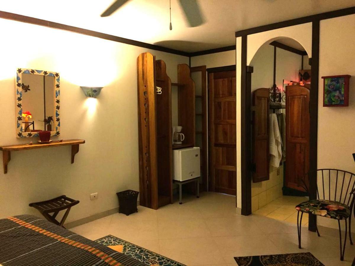 Lucky Bug Bed And Breakfast Nuevo Arenal Exterior foto
