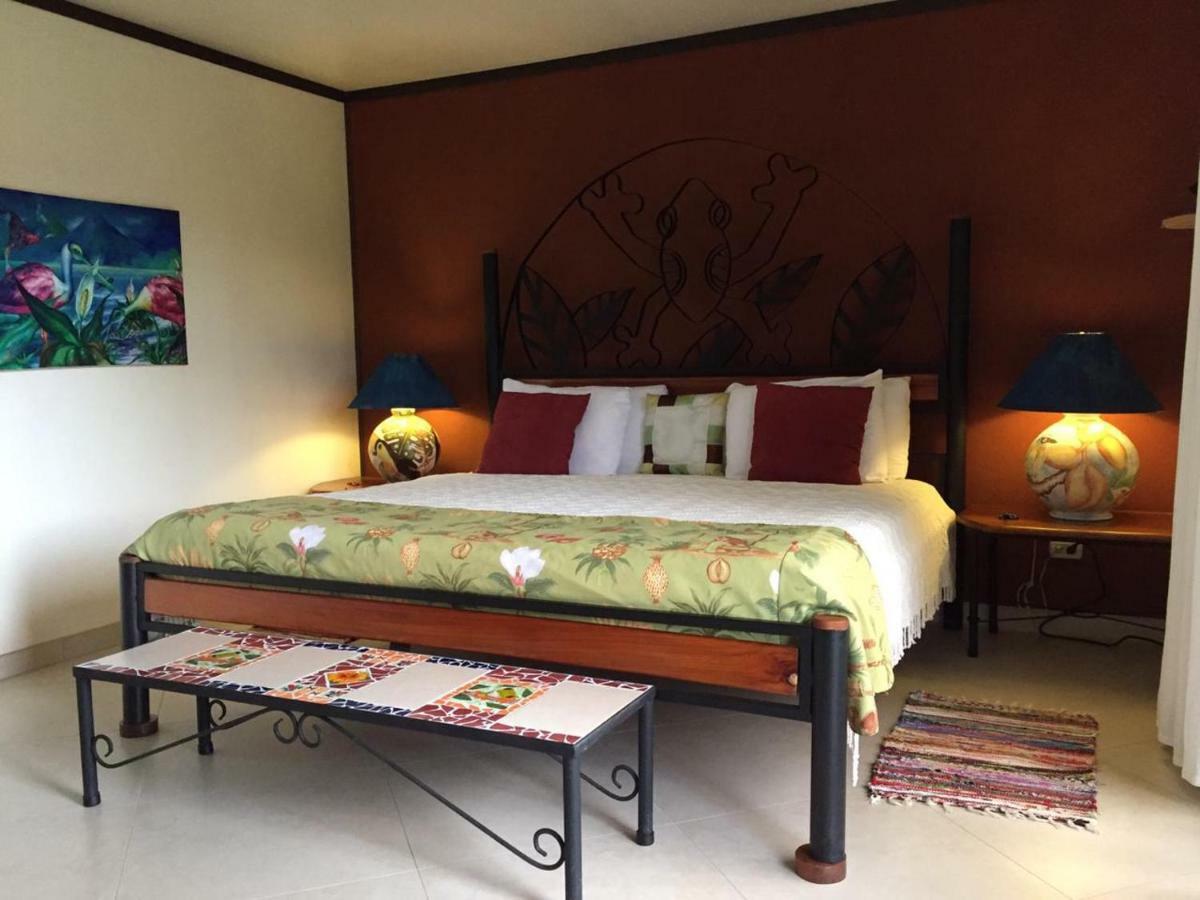 Lucky Bug Bed And Breakfast Nuevo Arenal Exterior foto