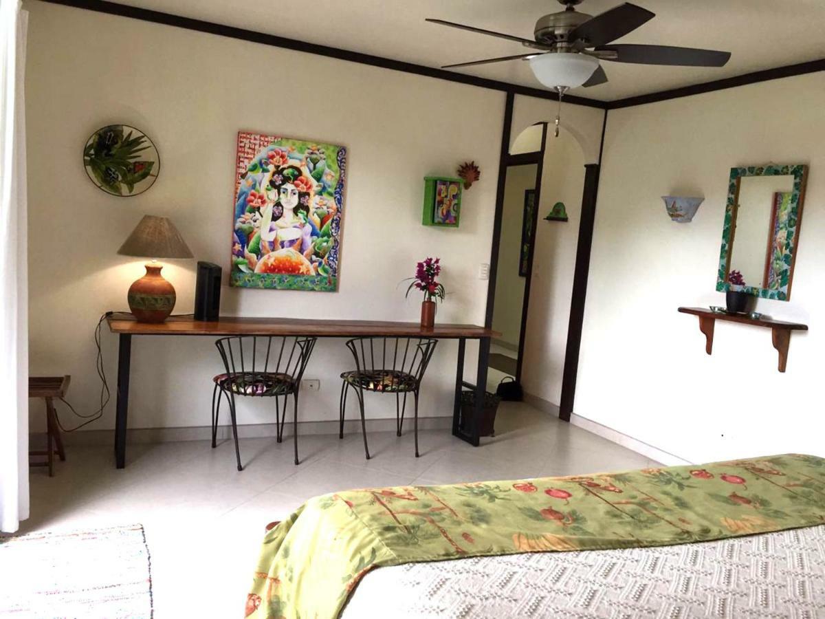 Lucky Bug Bed And Breakfast Nuevo Arenal Exterior foto